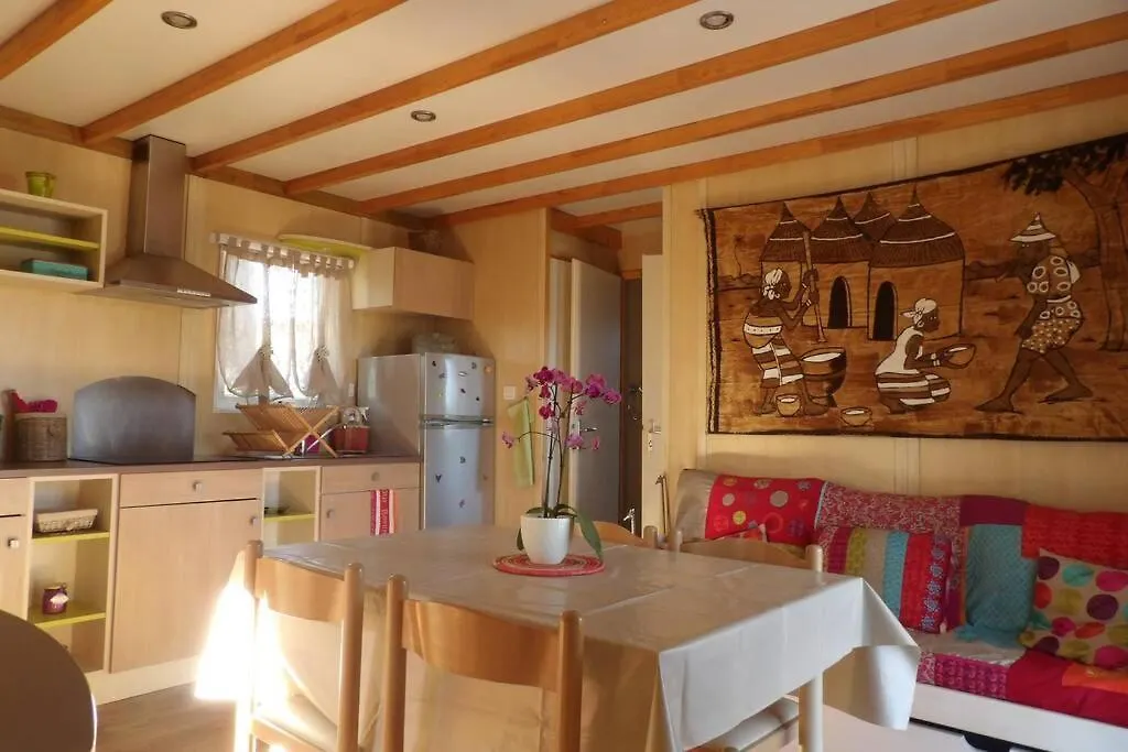 Châlet dans parc de loisirs 5 étoiles Puget-sur Argens Chalet