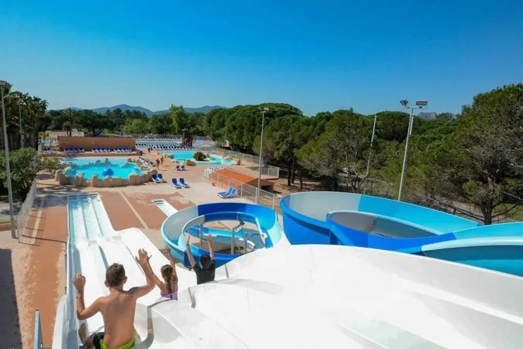 Châlet dans parc de loisirs 5 étoiles Puget-sur Argens France