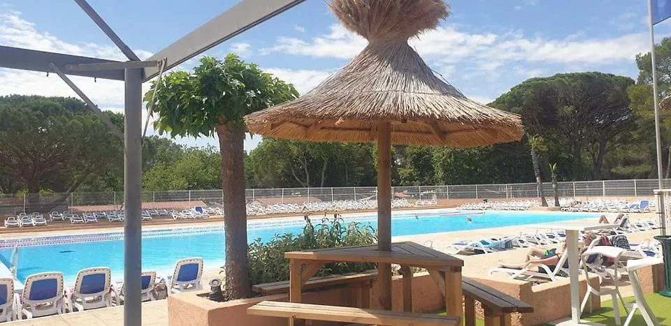 Chalet Châlet dans parc de loisirs 5 étoiles Puget-sur Argens France